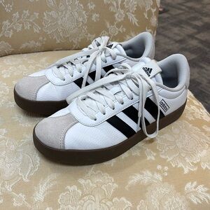 Women’s Adidas Court 3.0 Size 7.5